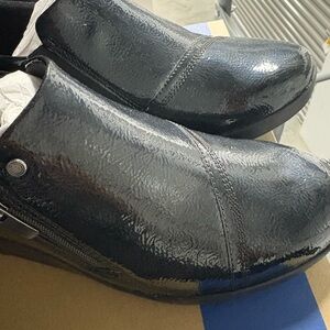 Clark's Women Suttyn Zip black leather Shoes SZ 11 W